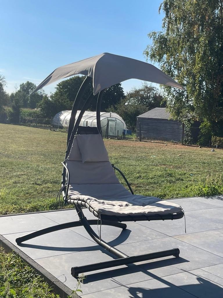 Lit suspendu de jardin, Enlèvement, Comme neuf