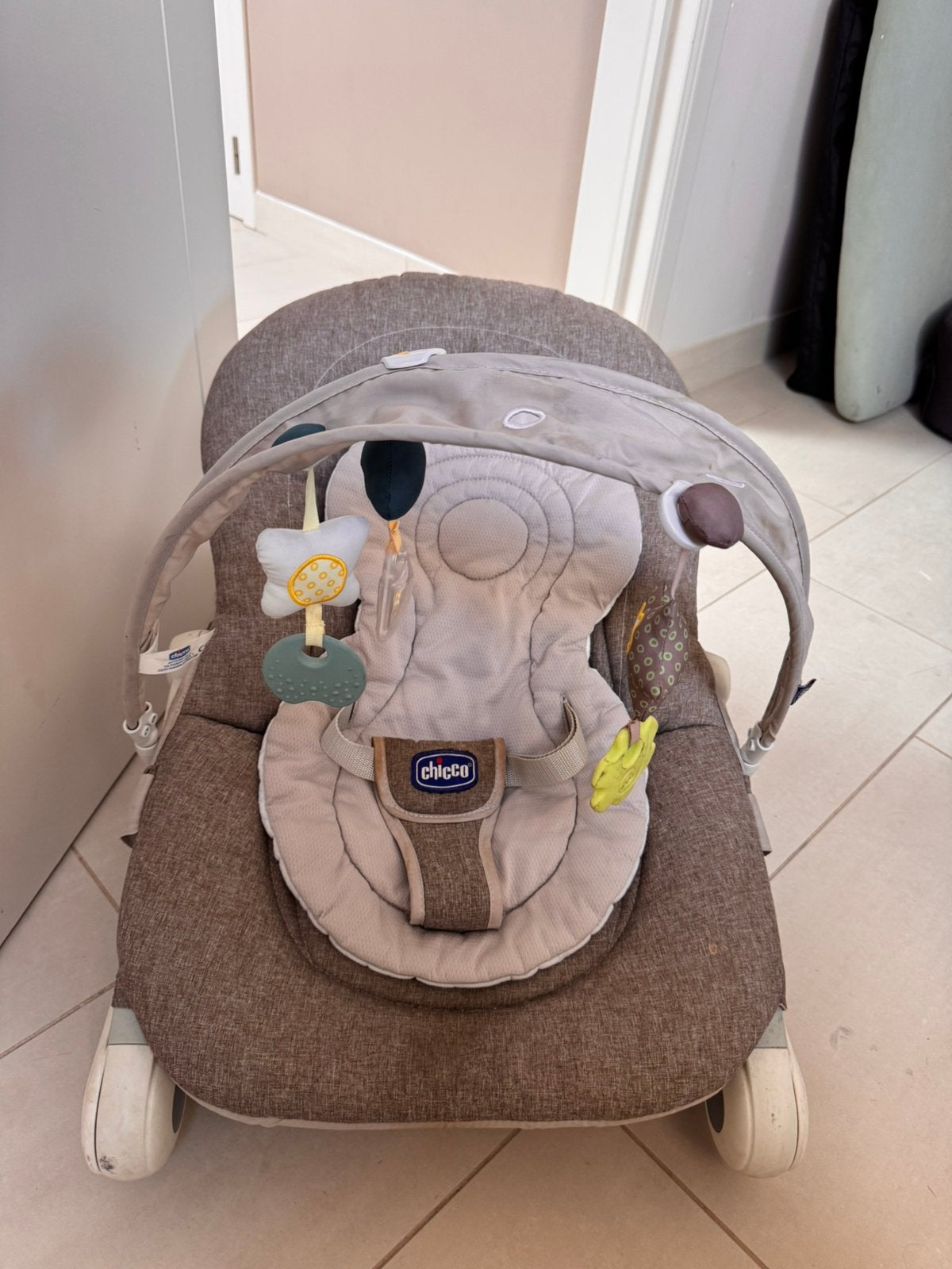 Wipstoeltje baby - chicco swinging hoopla, Kinderen en Baby's, Ophalen, Gebruikt, Wipstoel, Met gordel(s) of riempje(s)