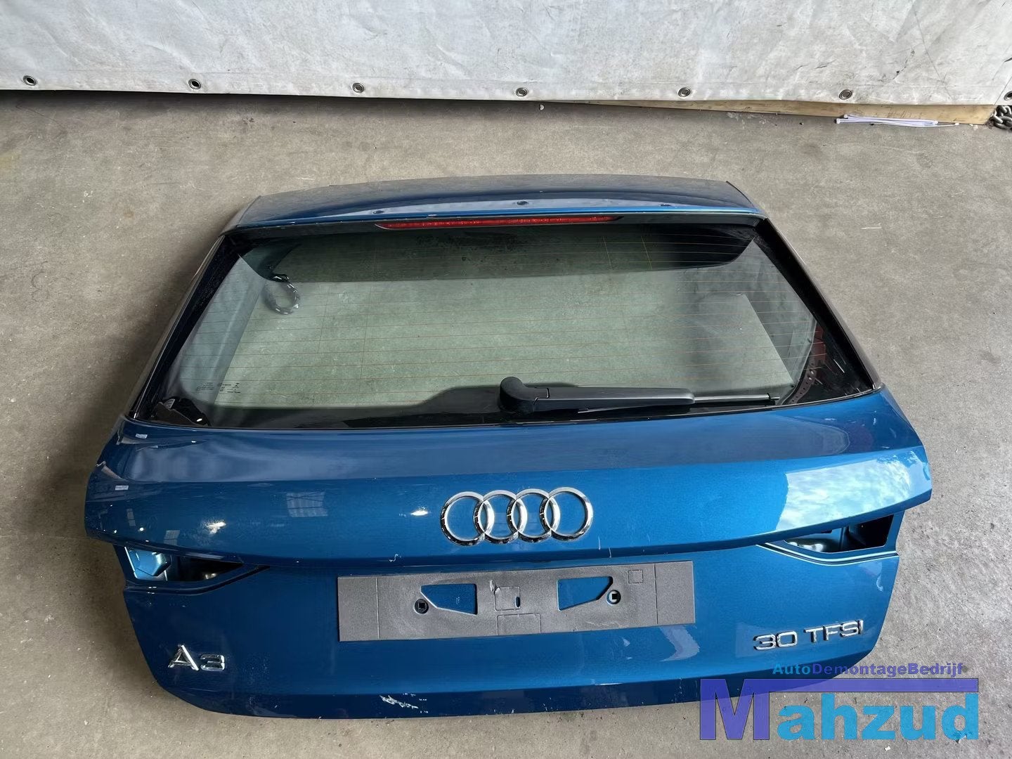 Audi A3 Sportback (8YA) Blauw Achterklep 2019+, Gebruikt, Deur, AUDI AG, Auto-Union-Strasse 1
85045  Ingolstadt, DE