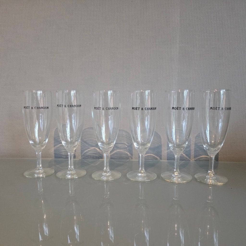5 MOET ET CHANDON CHAMPAGNEGLAZEN TE KOOP, Ophalen of Verzenden, Zo goed als nieuw, Overige typen