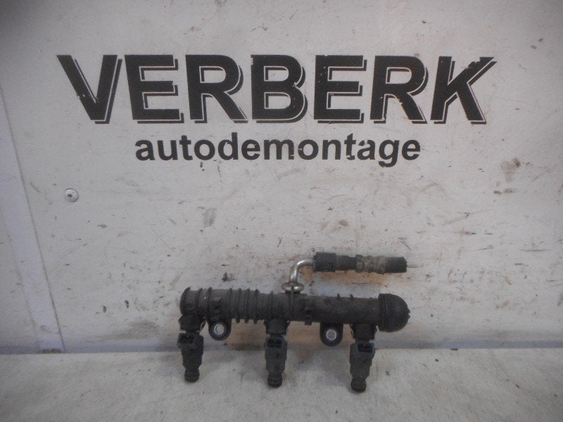 INJECTIEGALERIJ Opel Corsa C (F08 / 68) (0280151075), Auto-onderdelen, Robert Bosch AG, Gebruikt, Opel, Robert-Bosch-Allee 1
74232  Abstatt, DE