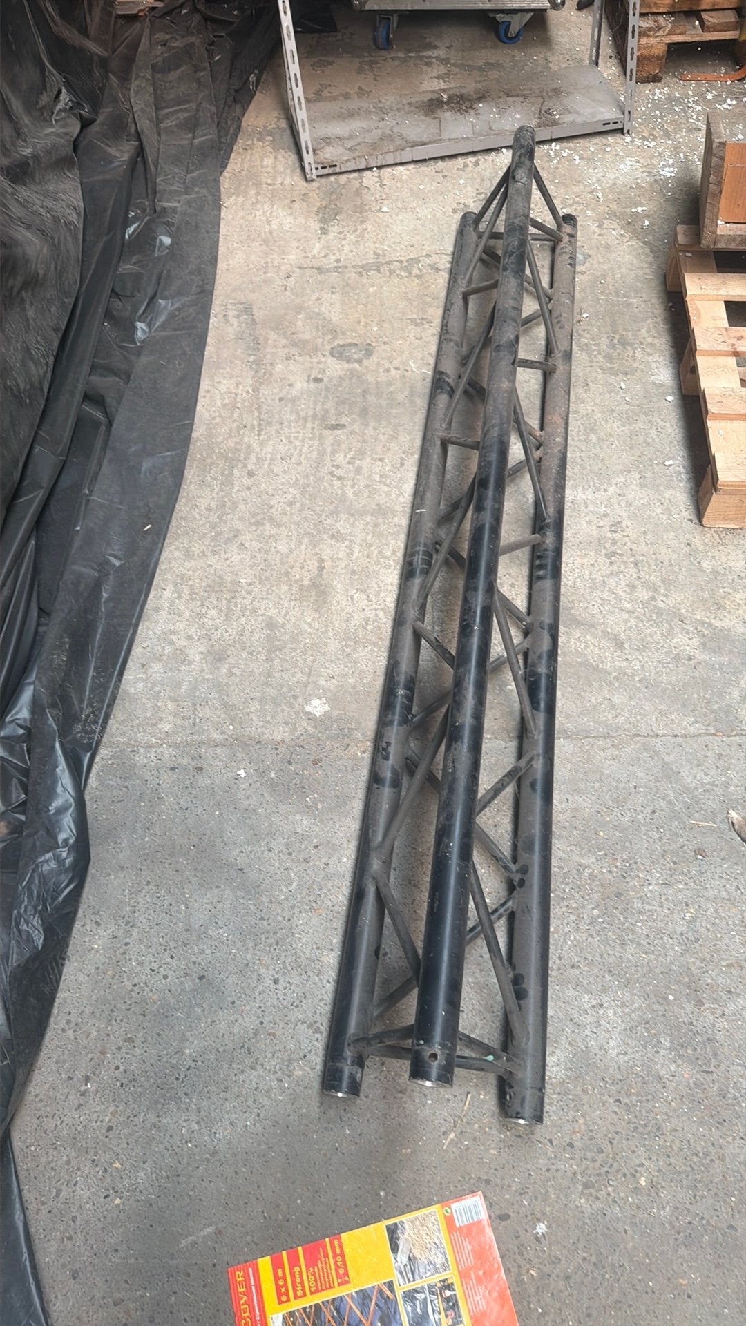 2 m driehoek truss, Enlèvement, Utilisé