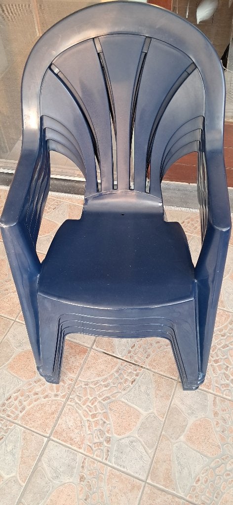 4 Chaises de jardin Bleues en PVC, Jardin & Terrasse, Chaises de jardin, Enlèvement, Utilisé, Plastique, Empilable