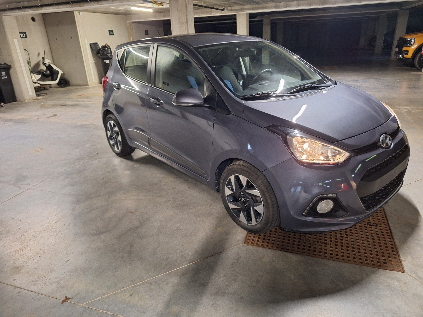 Hyundai i10 très propre avec seulement 70.000 km. À voir san, Autos, Achat, Particulier, I10, Essence