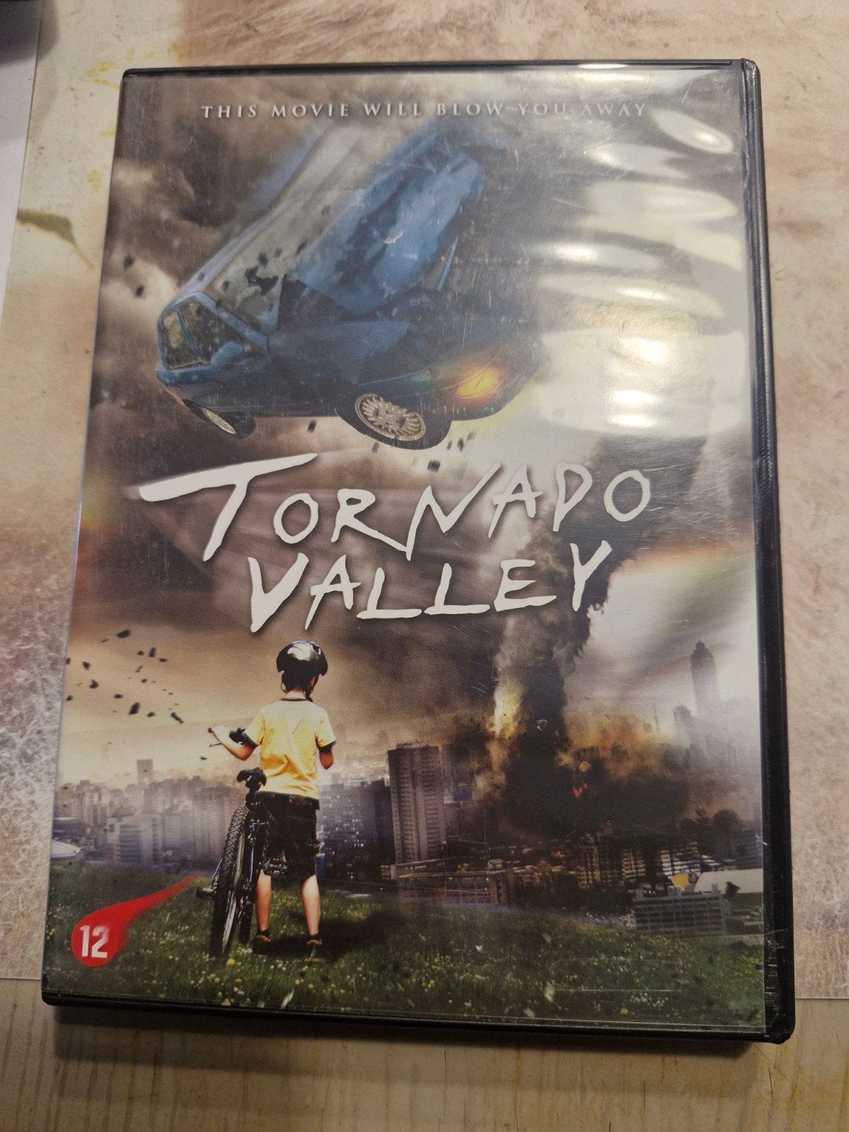 Tornado-vallei, Ophalen of Verzenden, Zo goed als nieuw, Engels, Nederlands