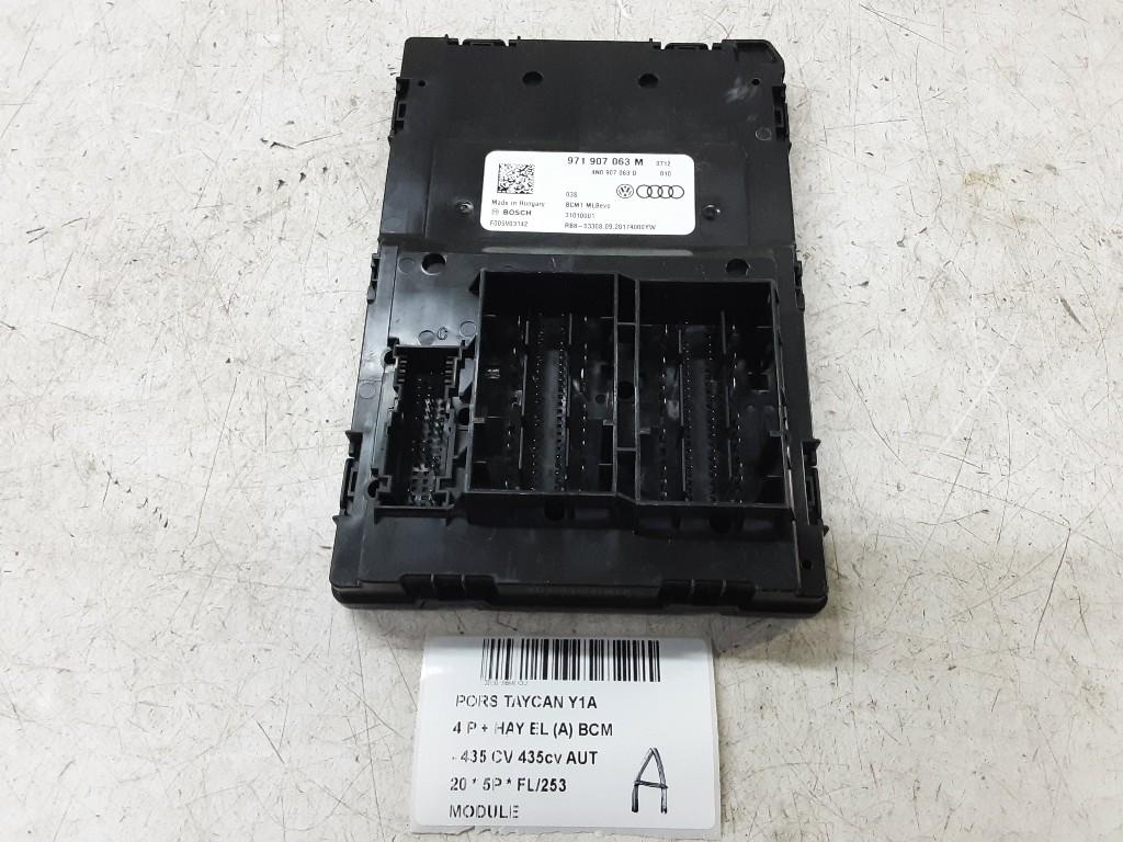 COMPUTER Porsche Taycan (Y1A) (01-2019/12-2023) (971907063M), Gebruikt, Rue de l'Espoir 34 34
4030  GRIVEGNÉE, BE, Info@Collignon.be