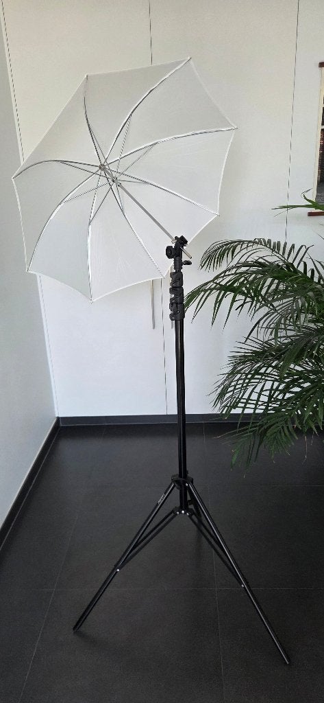 parapluie flash avec support de la marque Lastolite, TV, Hi-fi & Vidéo, Enlèvement ou Envoi, Lastolite, Softbox incluse, Lampe ou Kit de flash