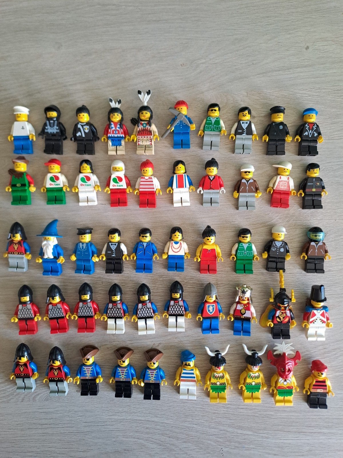 50 Vintage Lego minifigures Castle Pirates Indians ...., Ophalen, Lego, Castle