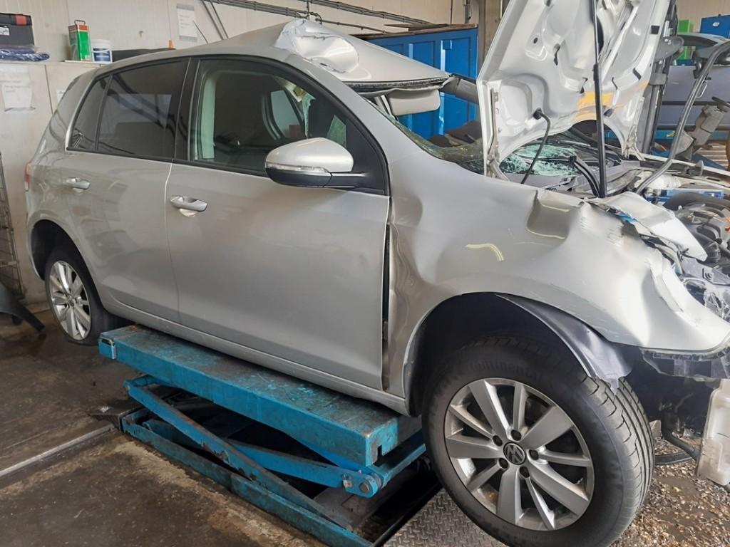 PORTIER RECHTS VOOR Volkswagen Golf VI (5K1), Auto-onderdelen, Gebruikt, Voor, Volkswagen, Deur