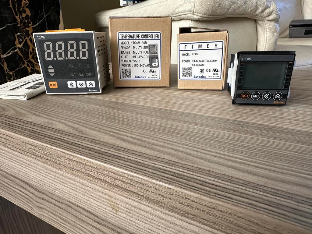 Temperatuurcontroller TC4M-24R + timer LE4S (industrieel), Elektronische apparatuur, Ovens, Nieuw, Ophalen of Verzenden