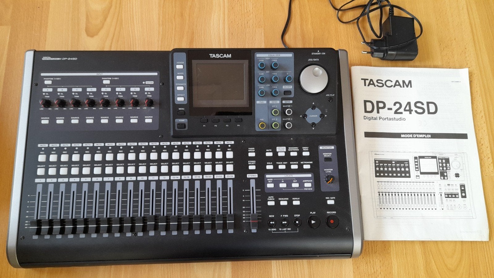 Tascam DP-24SD, Ophalen, Zo goed als nieuw, 10 tot 20 kanalen, Microfooningang