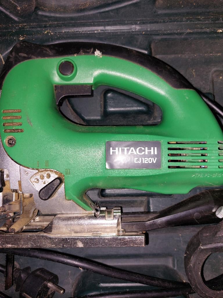 SCIE SAUTEUSE HITACHI, 600 à 1200 watts, 70 mm ou plus, Enlèvement, Utilisé
