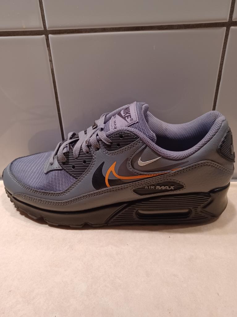 NIKE AIR MAX MAAT 41 GRIJS ALS NIEUW!!!, Kleding | Heren, Schoenen, Overige kleuren, Nike, Ophalen of Verzenden, Zo goed als nieuw