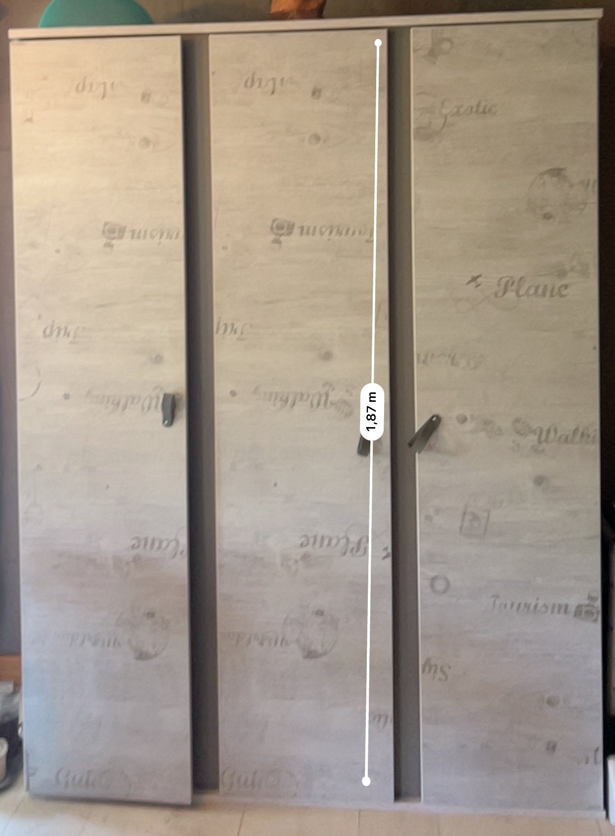 Deurkast / Kledingkast – 3 deuren – 151 x 187 cm, Huis en Inrichting, Kasten | Lockerkasten, Ophalen, Zo goed als nieuw