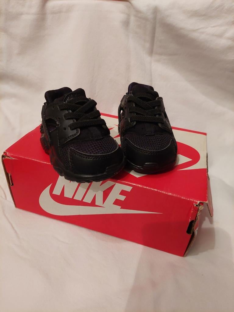 Chaussures Nike pour bébé, Enlèvement