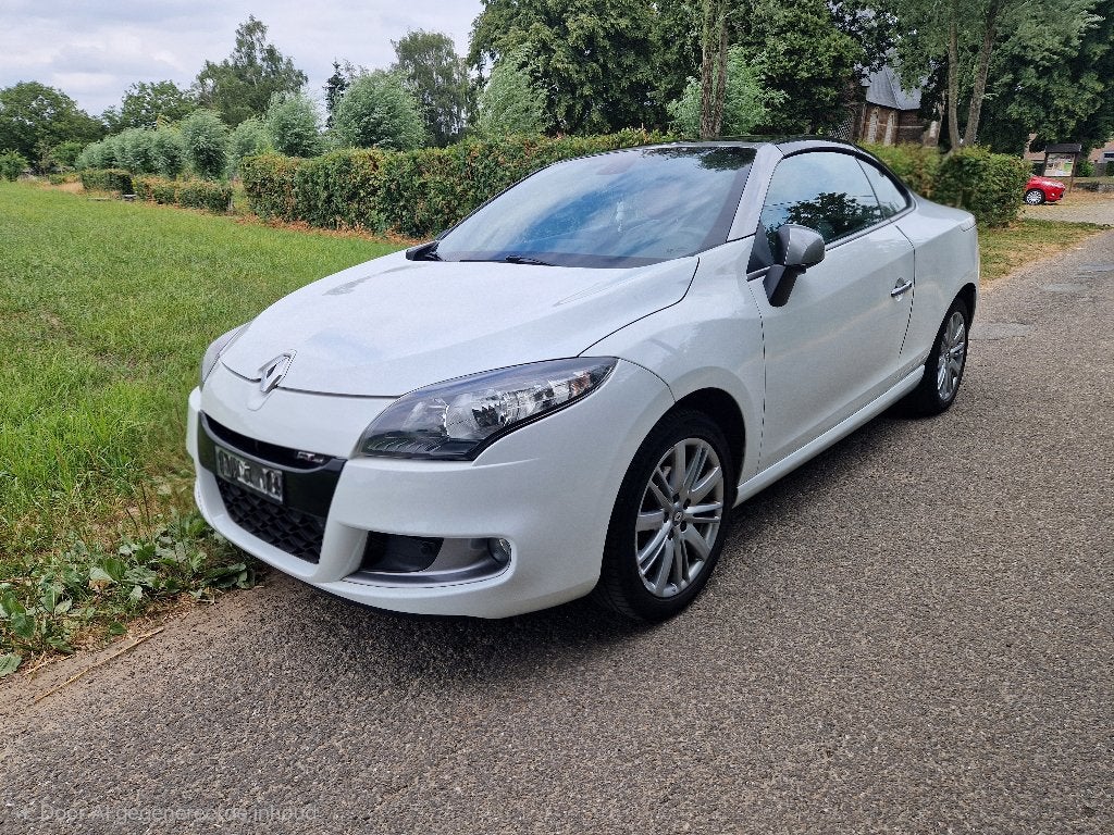 Renault Megane Cabrio - Un plaisir sans fin !, Autos, Renault, Cuir, Euro 5, Achat, 750 kg