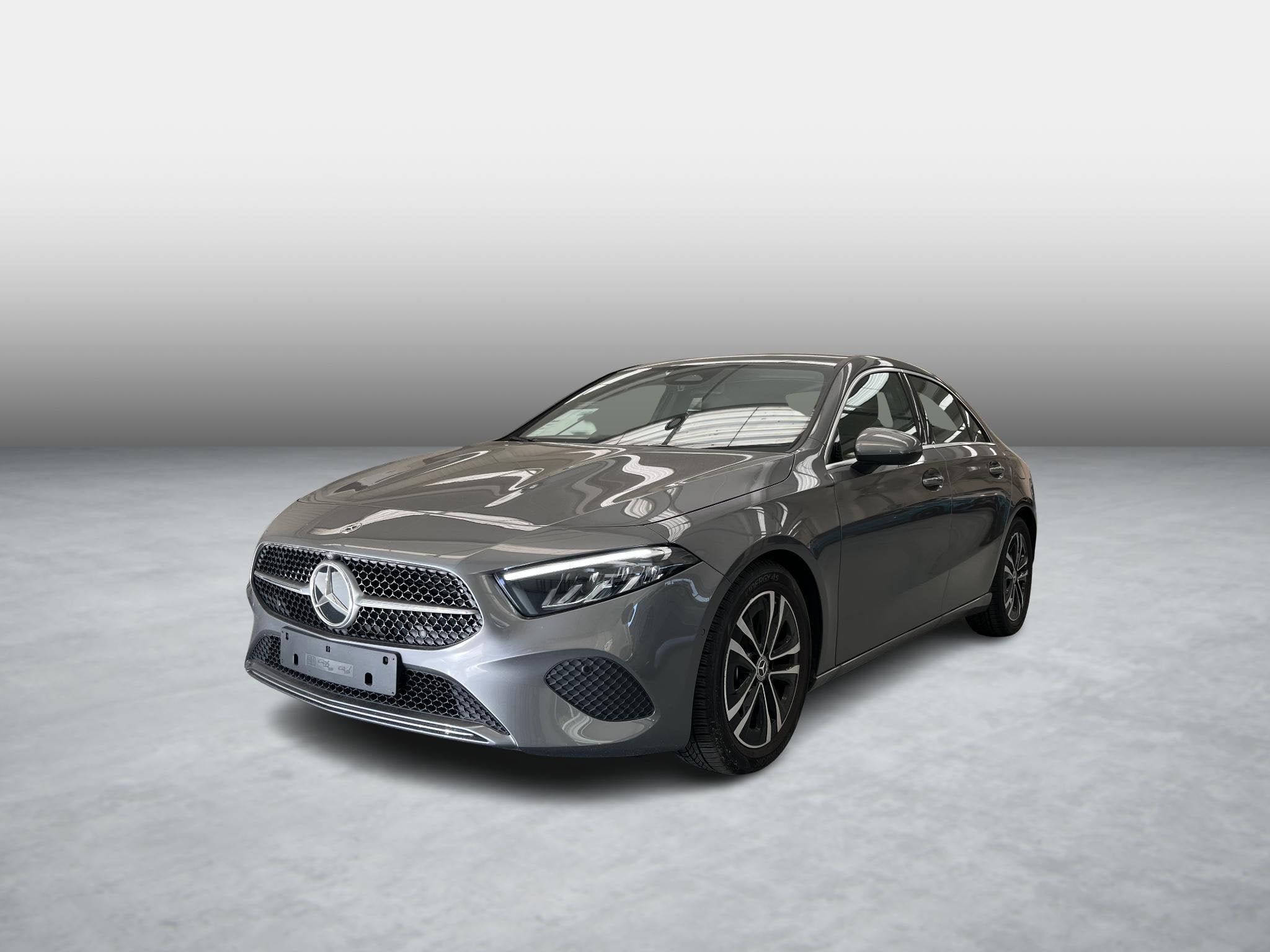 Mercedes-Benz A-Klasse 180 Berline Business Line | Smartphon, Stof, Gebruikt, Zwart, 4 cilinders