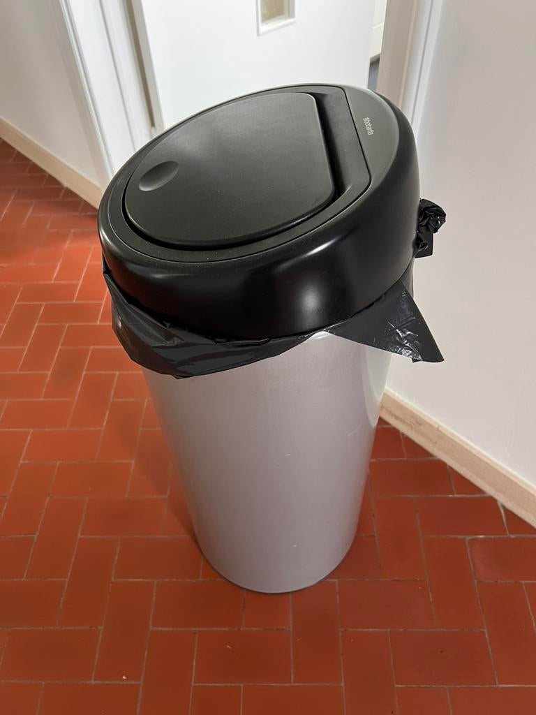 Poubelle Brabantia Touch Bin 30L type G, Maison & Meubles, Accessoires pour la Maison | Poubelles, 75 cm ou plus, 20 à 30 litres
