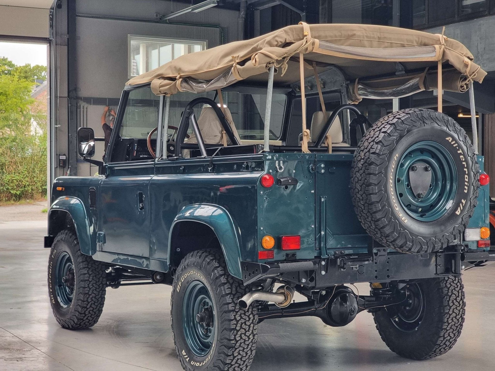 Land Rover Defender TYPE 90 * FULL RESTAURER * TURBO DIESEL, foto 7