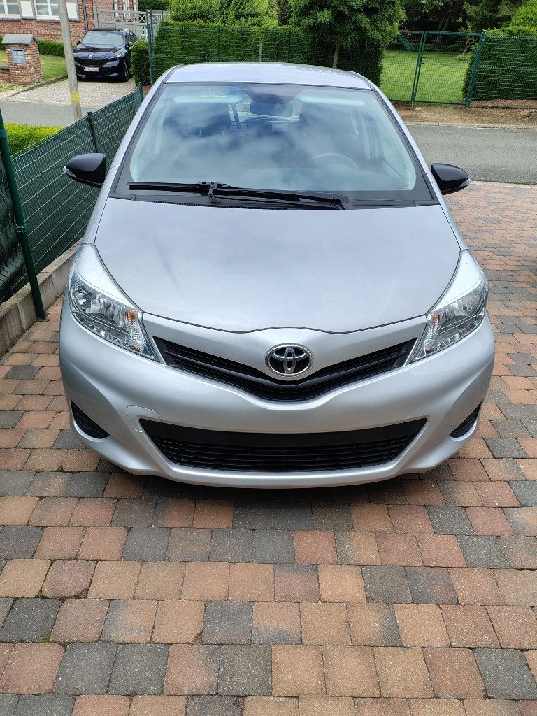 Toyota Yaris, slechts 20.000km, Autos, Toyota, Achat, Boîte manuelle, Entretenue par le concessionnaire, 5 portes