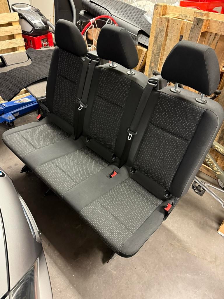2 achterbanken Mercedes Vito, Ophalen