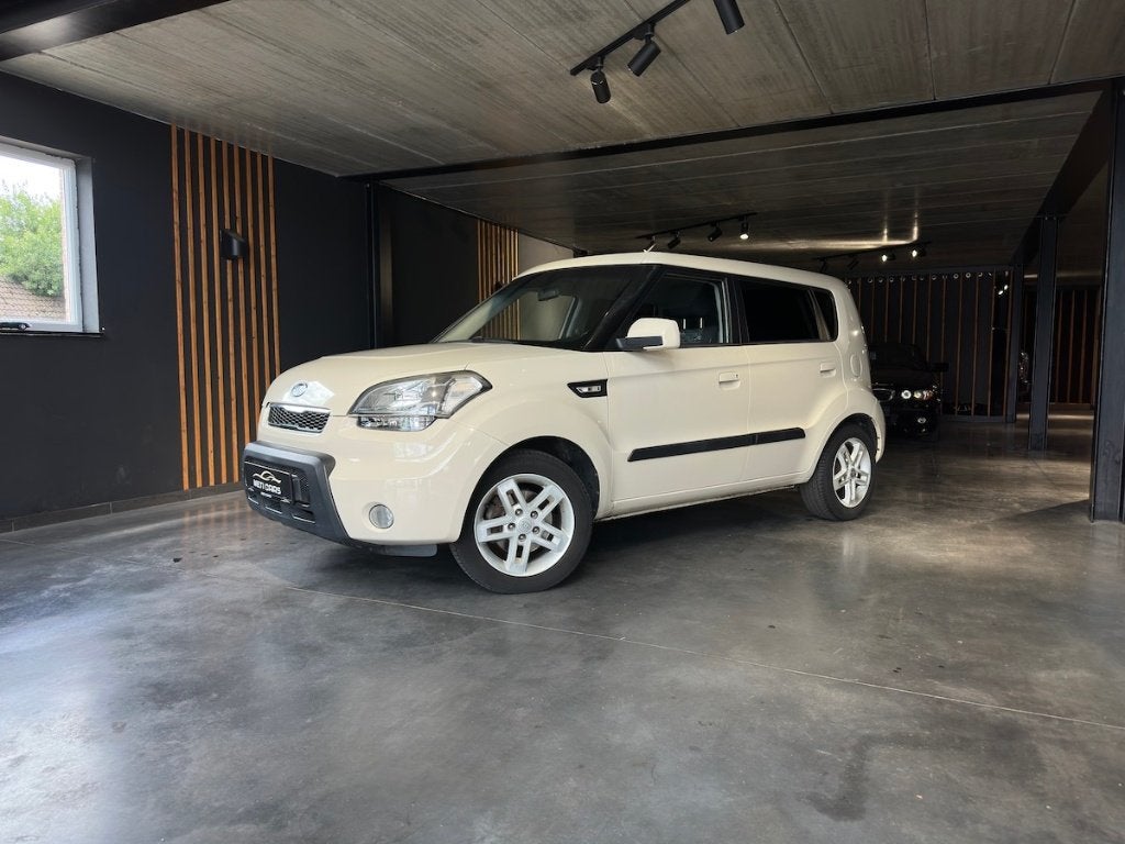 Kia Soul 1.6i | A/C | Sensoren | Radio | Trekhaak | ..., Auto's, Kia, Voorwielaandrijving, 4 cilinders, Beige, Bedrijf