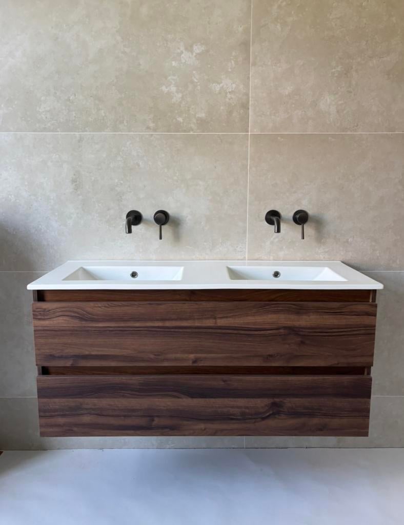 Saniclass Chaci Meuble bas de salle de bains120cm sansvasque, Maison & Meubles, Salle de bain | Meubles de Salle de bain, Neuf