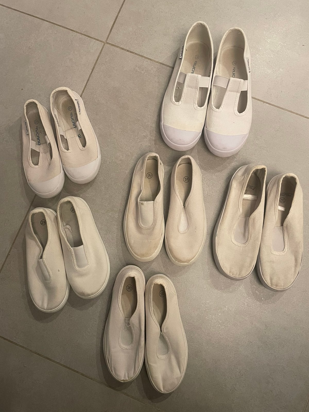 chaussures de gymnastique (6 paires), Enlèvement, Comme neuf