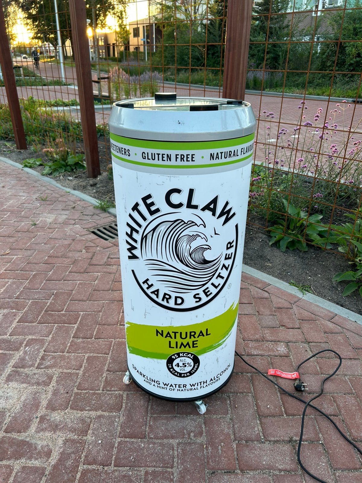 Refroidisseur/réfrigérateur White Claw Hard Seltzer, Enlèvement ou Envoi, 85 à 120 cm, 45 à 60 cm, 100 à 150 litres