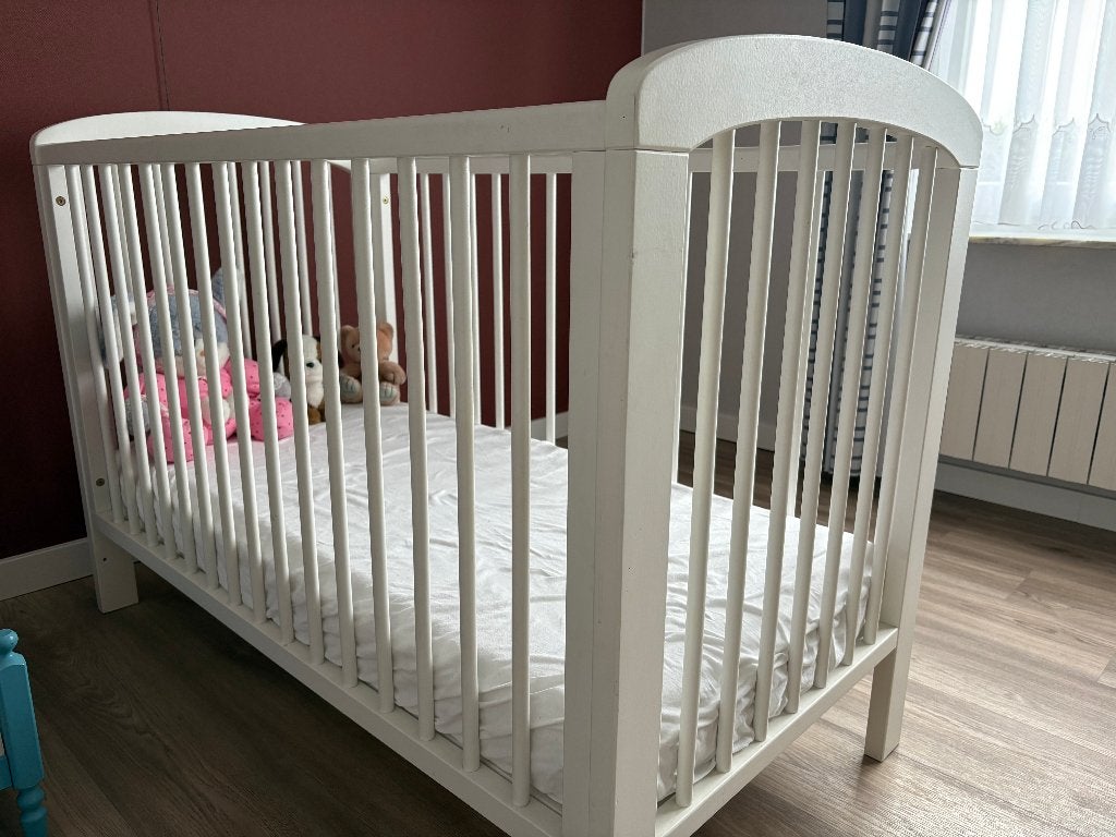 Houten babybed met matras, Enlèvement, Utilisé, Lit