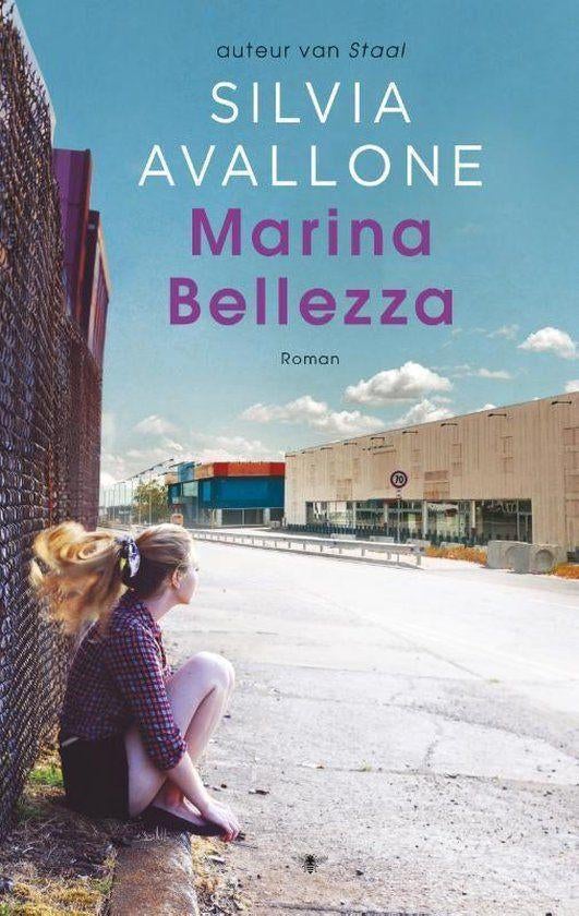 Te Koop Boek MARINA BELLEZZA Silvia Avallone, Boeken, Romans, Zo goed als nieuw, Europa overig, Ophalen of Verzenden