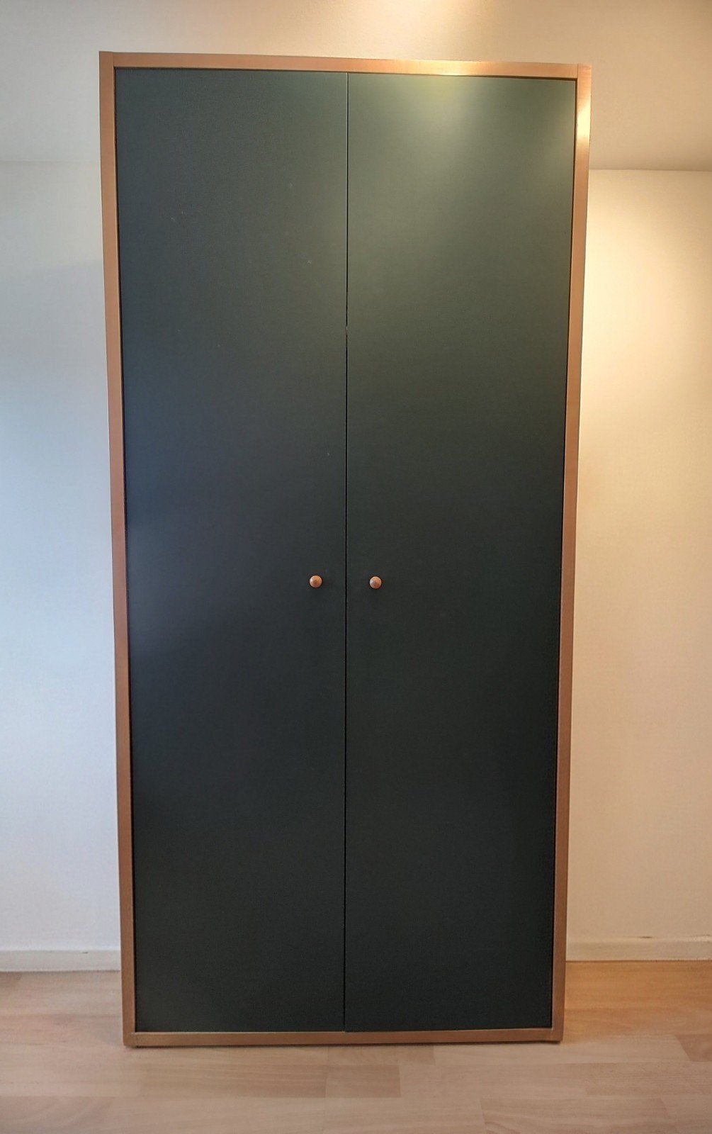 Houten kleerkast EVAN met kledingstang en meerdere schappen, Huis en Inrichting, Ophalen, Met deur(en), Gebruikt, 100 tot 150 cm