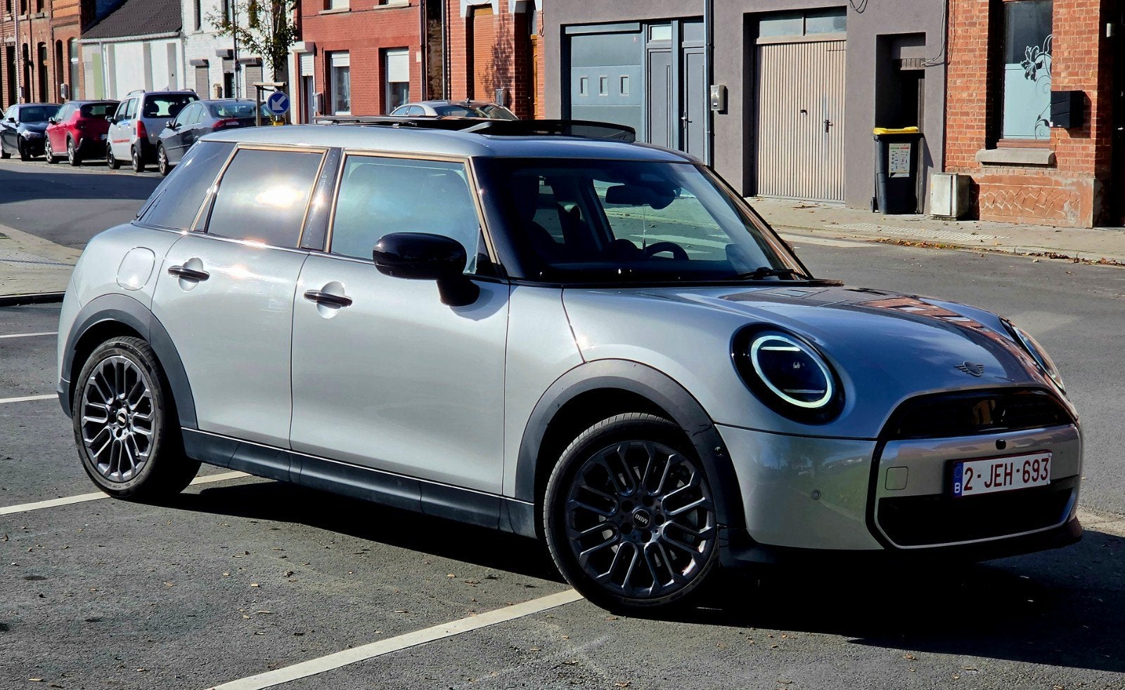 Mini cooper C 5 portes favoured trim Pack L, Auto's, Automaat, Euro 6, Leder, Particulier