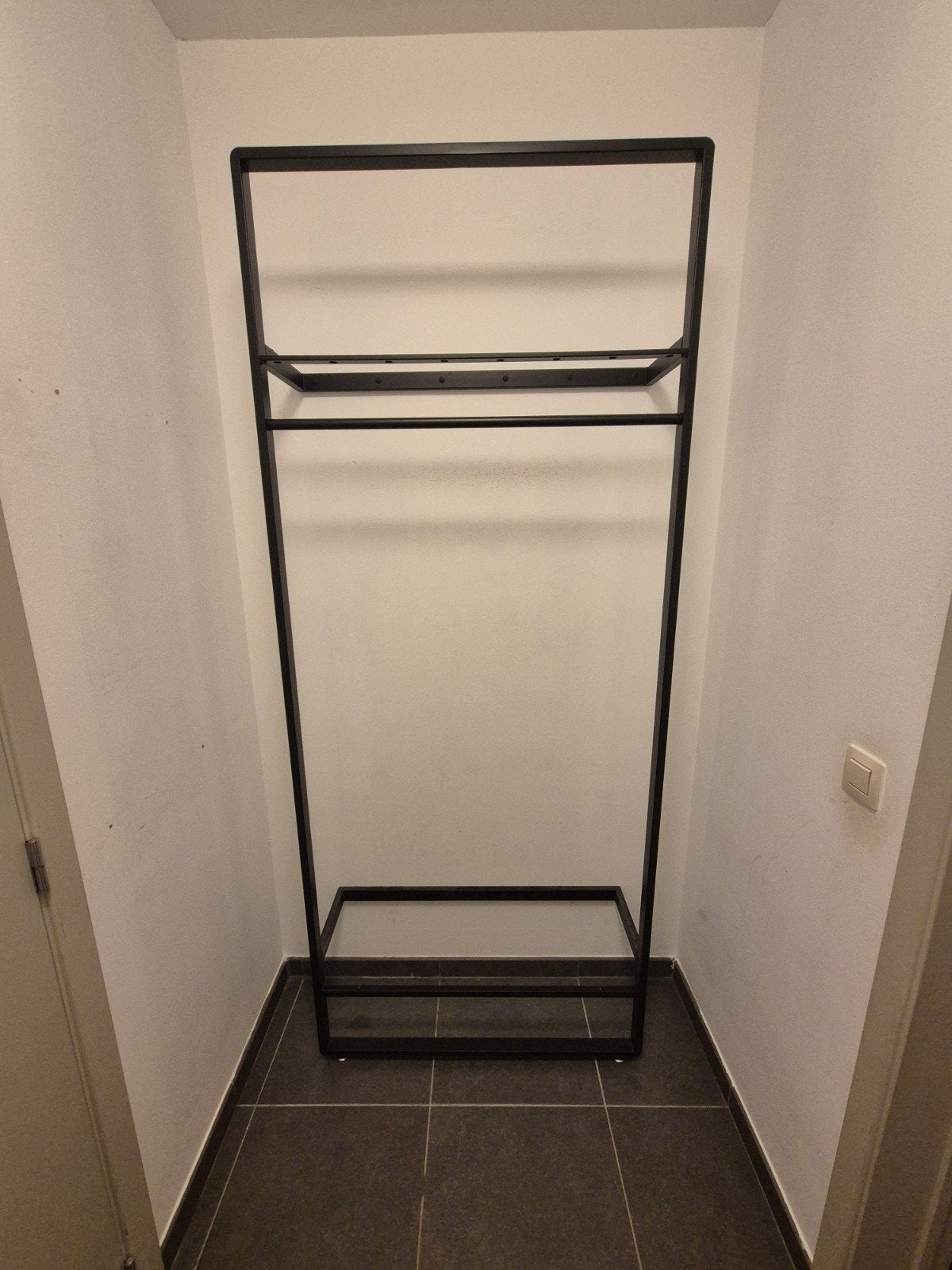 Entree wandkapstok met houten lades, Ophalen, Metaal