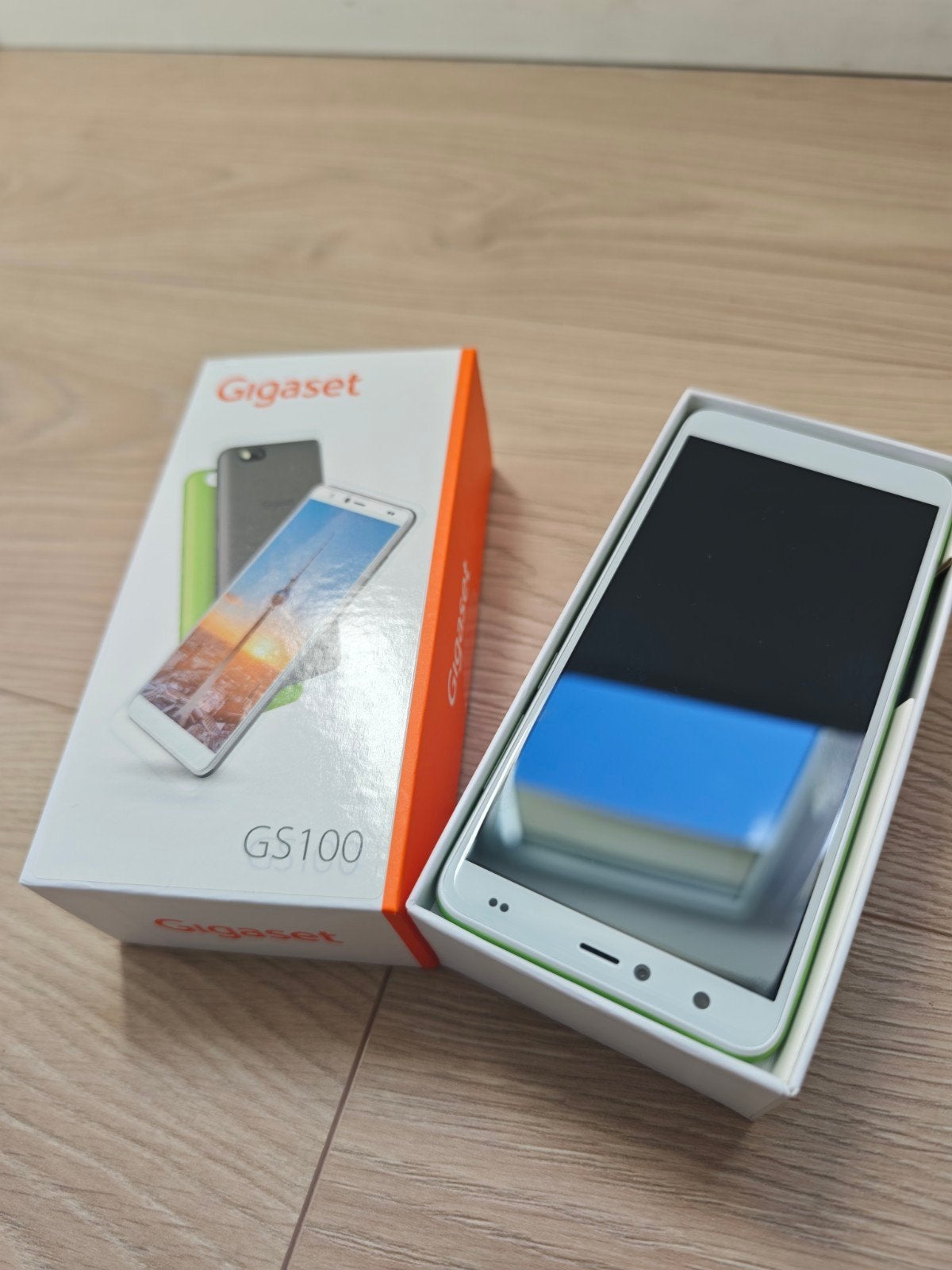 Duitse degelijke Gigaset GS100 met dubbele hoes, Informatique & Logiciels, Android Tablettes, Enlèvement ou Envoi, Connexion USB
