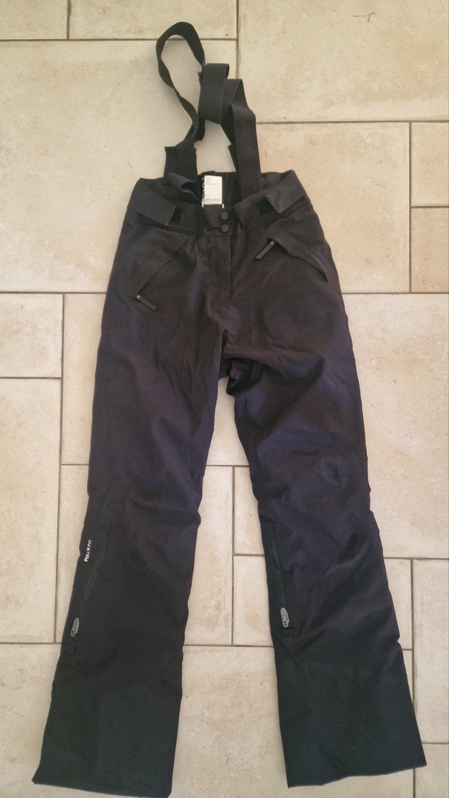 Pantalon de ski décathlon, Enlèvement