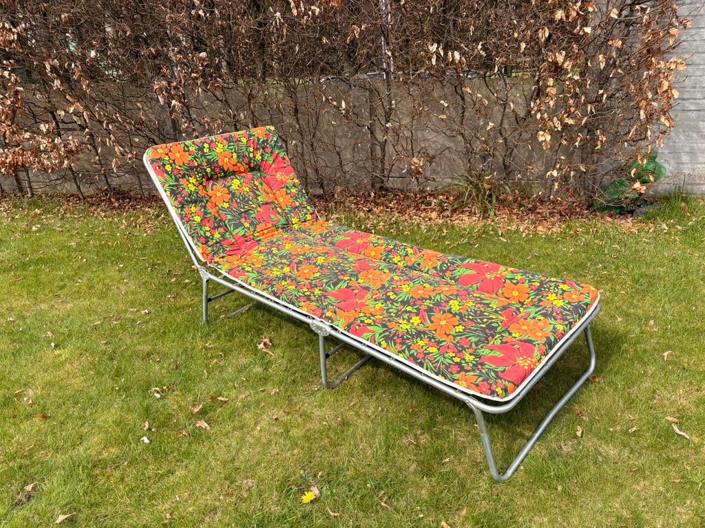 Vinrage jaren ‘70 ligbed, Tuin en Terras, Ophalen, Zo goed als nieuw