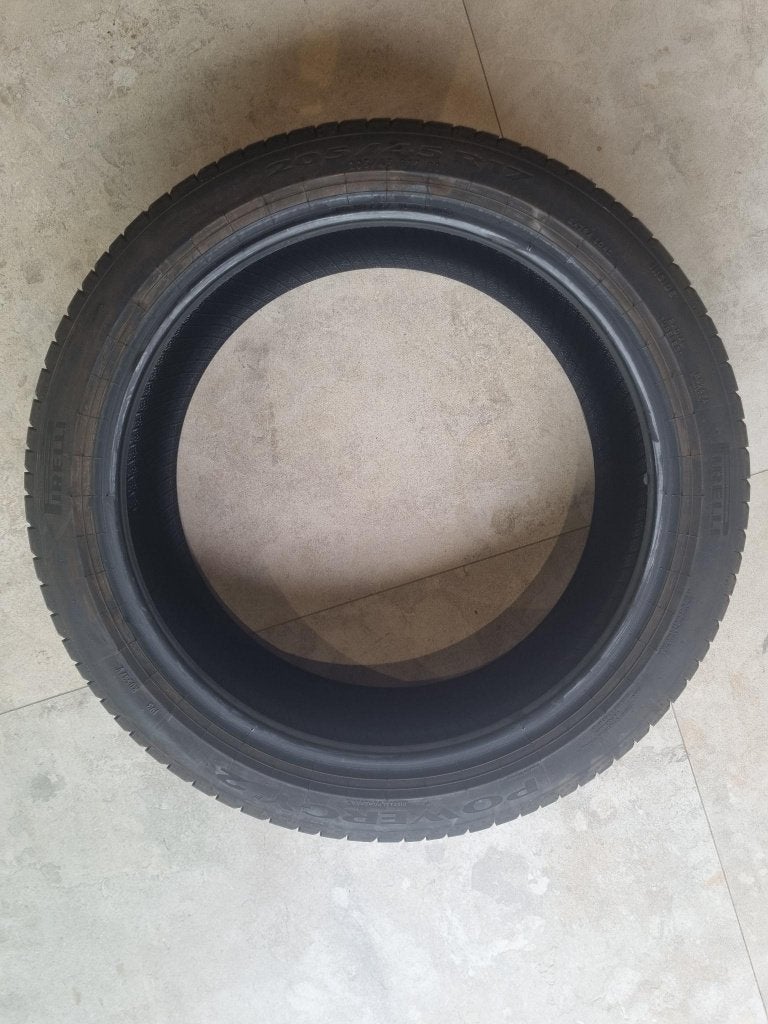 1 PIRELLI POWERGY 205/45 R17 88Y-band - bijna nieuw 2 maand., Nieuw, 17 inch, Band(en), Personenwagen