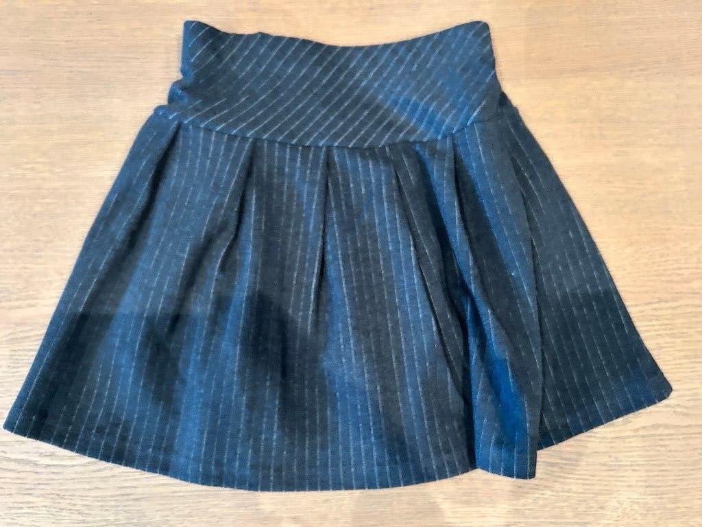 Vero Moda nieuwe grijs rokje 134 - 9 jaar, Enfants & Bébés, Neuf, Robe ou Jupe, Enlèvement ou Envoi, Vero Moda