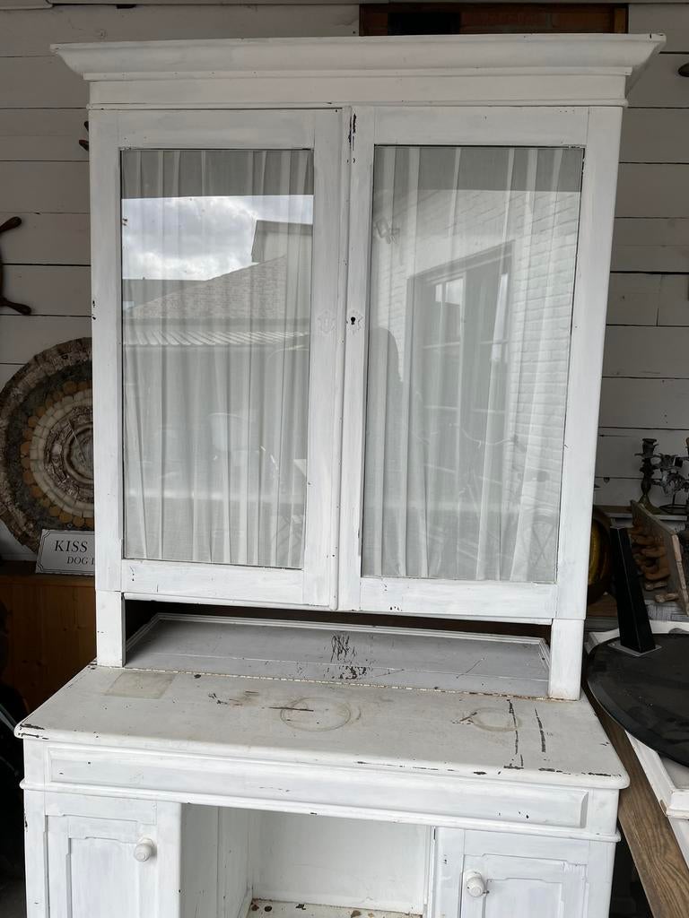 Witte bufetkast, Ophalen, Gebruikt