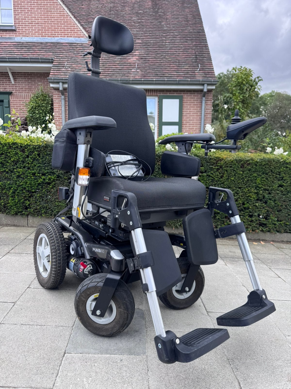 Fauteuil roulante Handicare Puma chaise électrique handicapé, Enlèvement ou Envoi, Comme neuf, Fauteuil roulant électrique