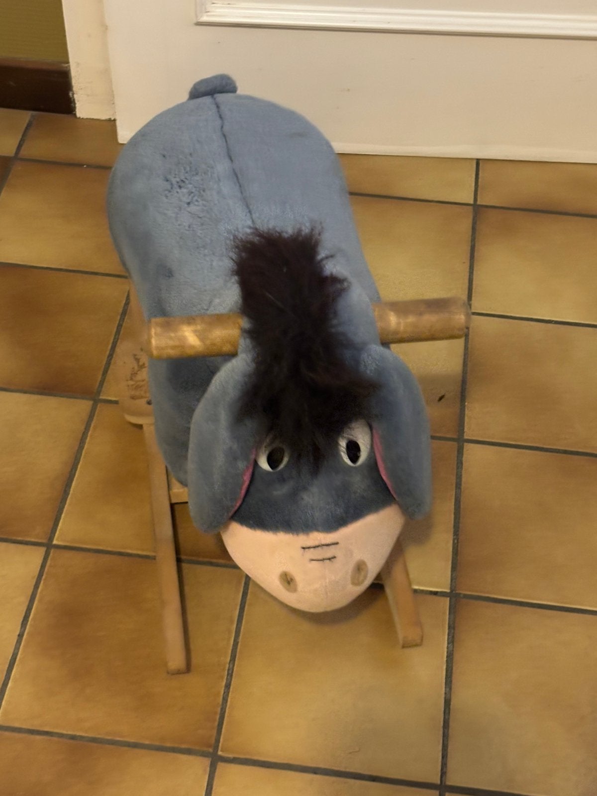 Schommelpaardje Iejoor, Ophalen, Gebruikt