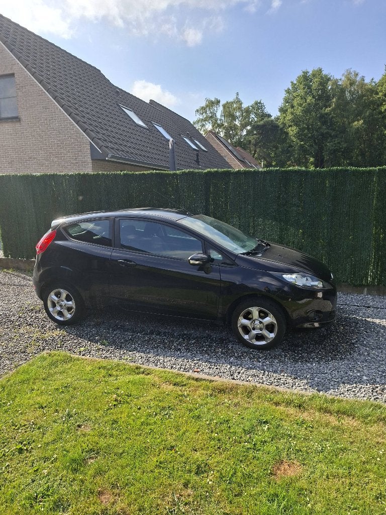 Ford Fiesta bj 2008  135000 km, Voorwielaandrijving, Stof, 50 kW, USB