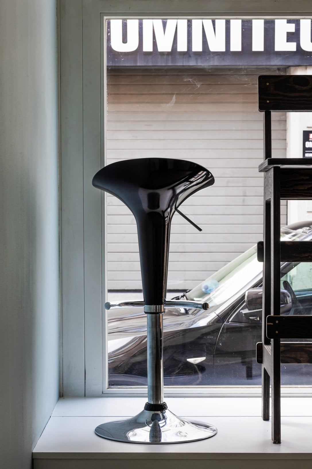 Tabouret de bar 1, Enlèvement