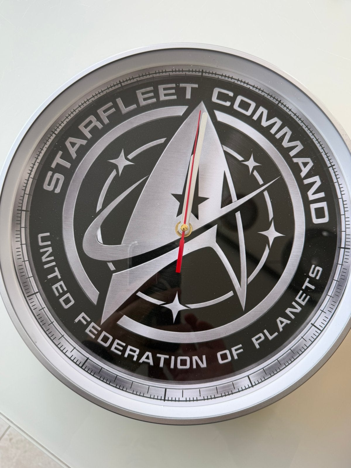 Grande horloge murale Starfleet Command Star Trek - vintage, Neuf, Enlèvement ou Envoi, Rétro, Noir