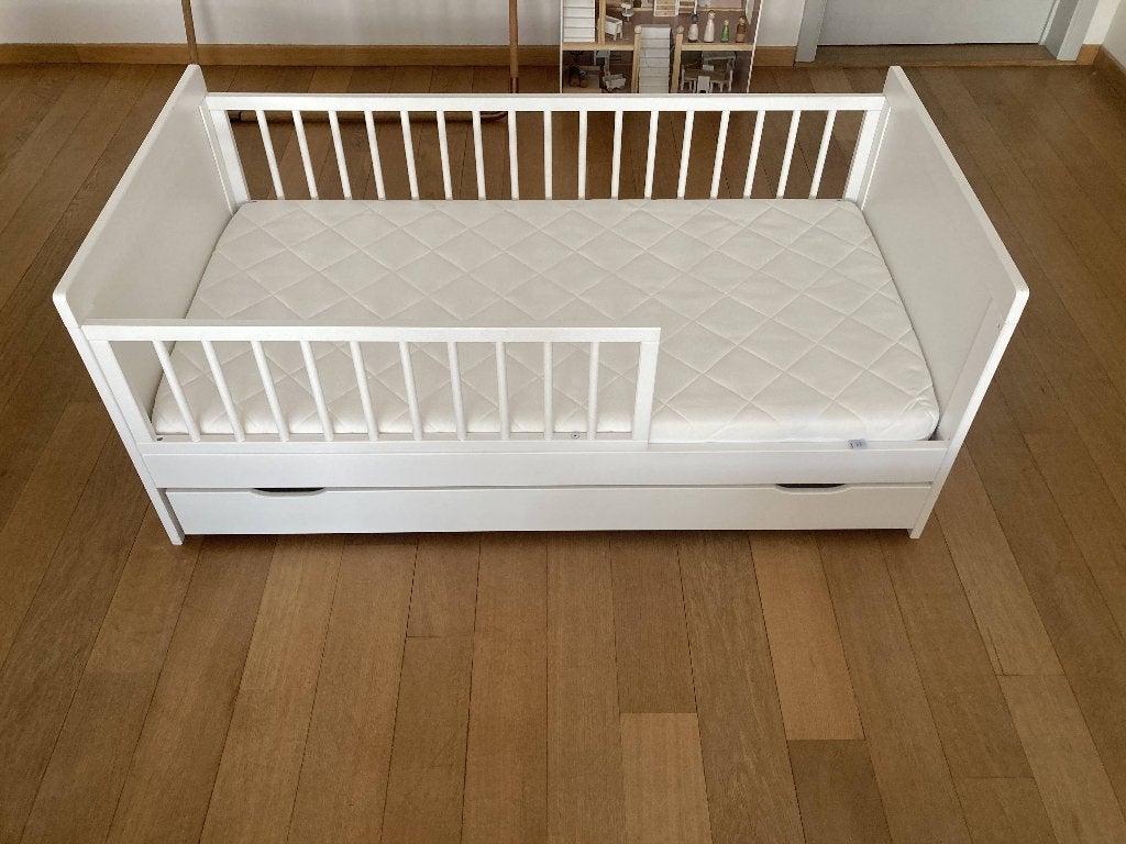 Peuterbed + Matras + Lade (Petite Amélie), Kinderen en Baby's, Kinderkamer | Bedden, Ophalen, 70 tot 85 cm, 140 tot 160 cm, Zo goed als nieuw