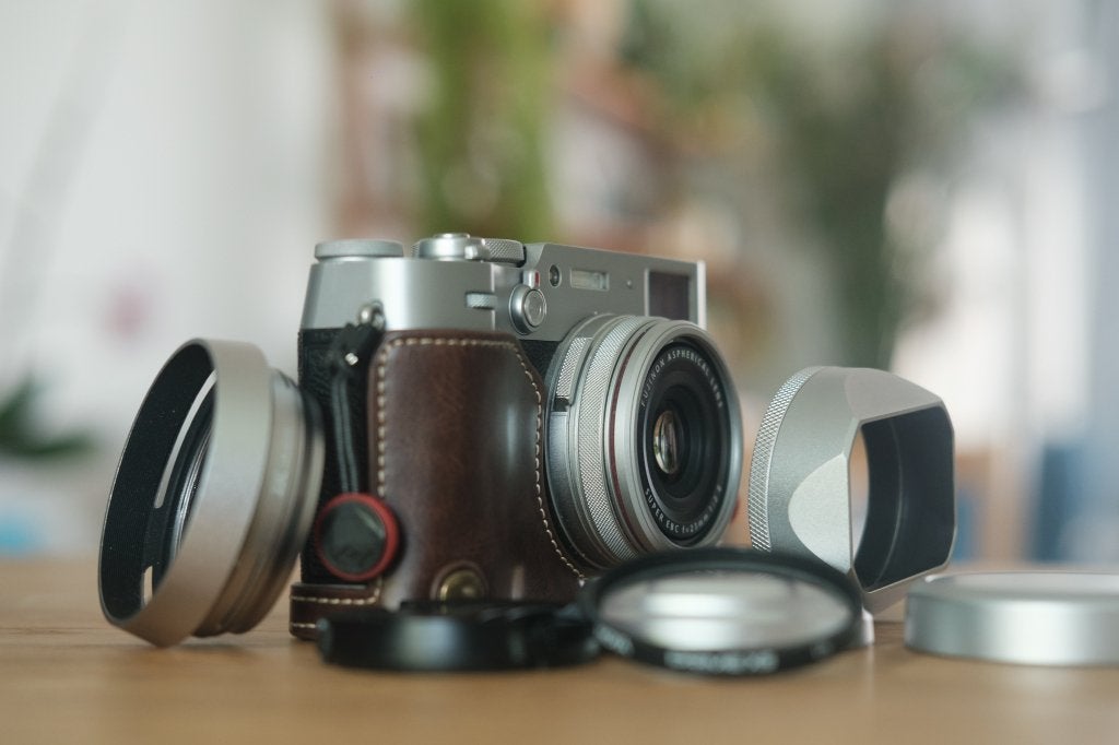 Fujifilm X100V + TCL + accessoires, TV, Hi-fi & Vidéo, Appareils photo numériques, Utilisé, Appareil photo compact, Fujifilm, Sans zoom optique