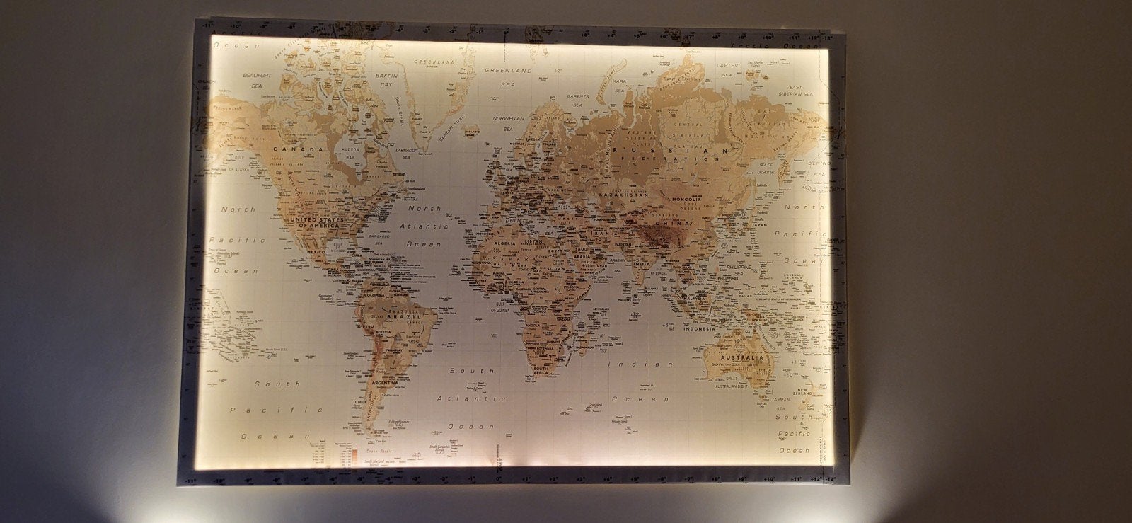Tableau lumineux carte du monde 200 X 140 cm, Enlèvement