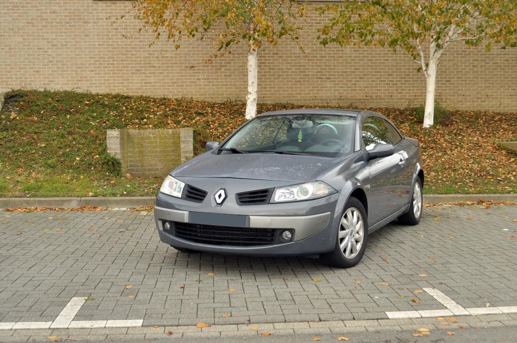 Renault Megane Cabrio diesel airco gekeurd carpass, Auto's, Renault, Voorwielaandrijving, 4 cilinders, Cabriolet, Grijs