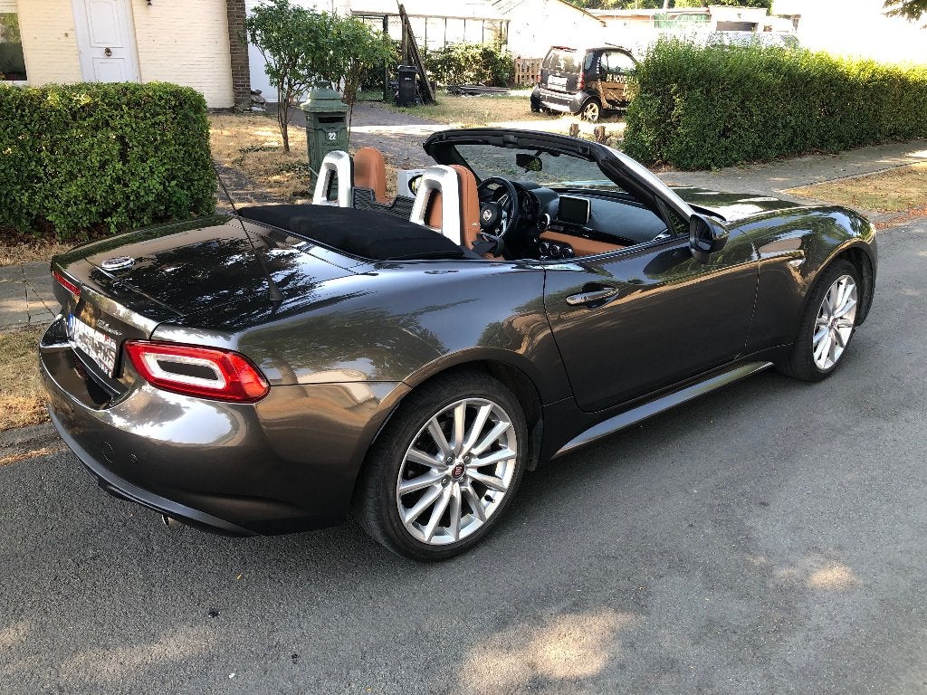 Fiat 124 Spider Lusso  (full option) Automaat - topconditie, Auto's, Euro 6, Cabriolet, Bruin, 1196 kg